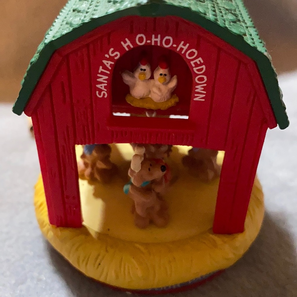 Hallmark Ornament Magic Light & Motion Santa's Ho-Ho-Hoedown 1990 vintage & 1993